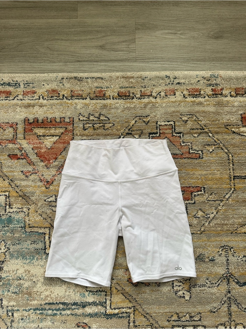 ALO Yoga White Women’s Bike Shorts